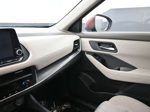 Used 2025 Nissan Rogue SV AWD/4WD image 31