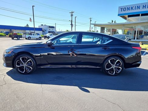 Used 2024 Nissan Altima 2.5 SR FWD image 3