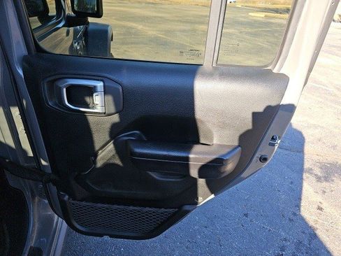 Used 2020 Jeep Gladiator Rubicon w/ LED Lighting Group image 17