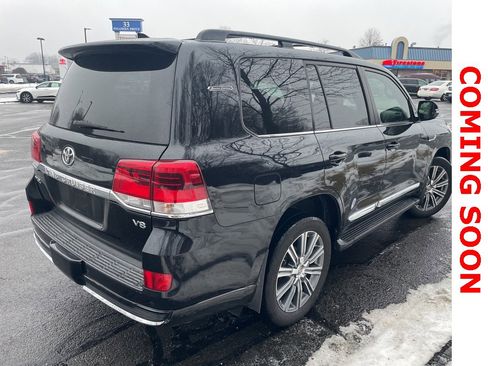 Used 2017 Toyota Land Cruiser image 6