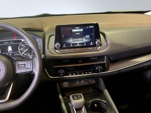 Used 2023 Nissan Rogue SV image 9