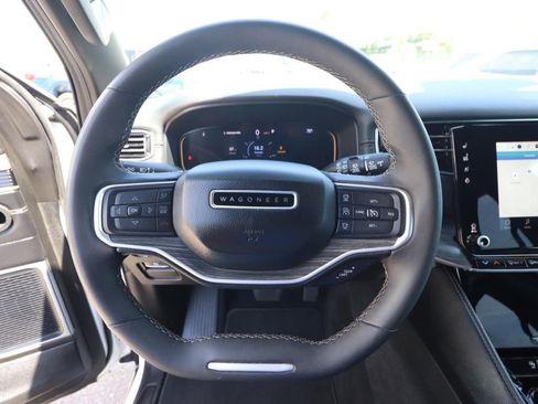 Used 2024 Jeep Wagoneer Series II w/ Flexible Seating Group image 20