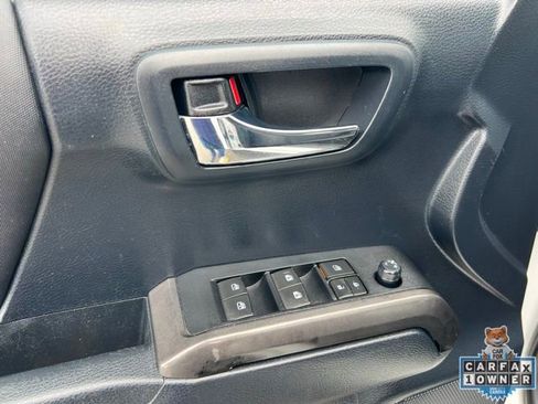 Used 2019 Toyota Tacoma TRD Sport image 21
