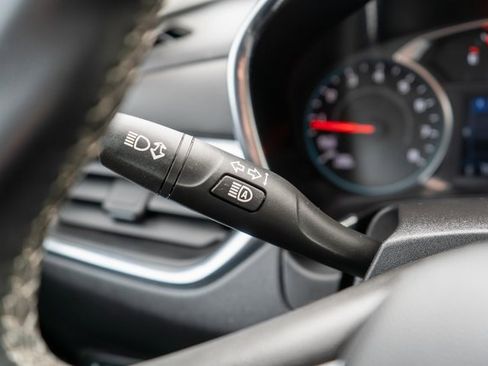 Used 2023 Chevrolet Equinox LT image 24