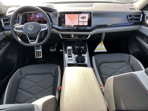 New 2026 Volkswagen Atlas Peak Edition image 13
