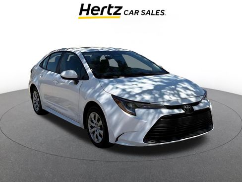 Used 2025 Toyota Corolla LE image 1