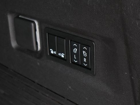 Certified 2021 Chevrolet Suburban Premier w/ Max Trailering Package image 27