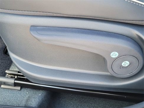 New 2025 Hyundai Venue Limited image 12