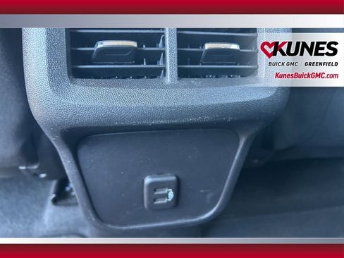 Used 2024 Chevrolet Equinox LT image 34