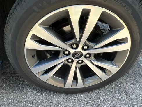 Used 2020 Ford Expedition Max Platinum AWD/4WD image 5