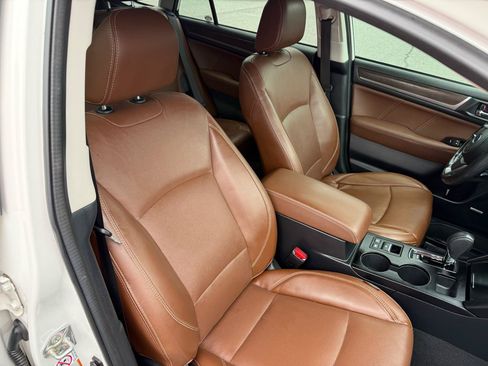 Used 2019 Subaru Outback 3.6R Touring AWD/4WD image 21