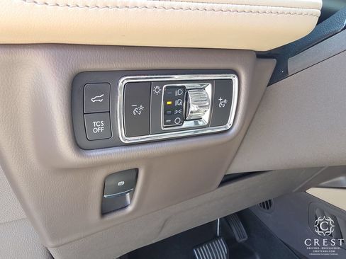 Used 2022 Lincoln Nautilus Reserve w/ Cargo Utility Package FWD image 11