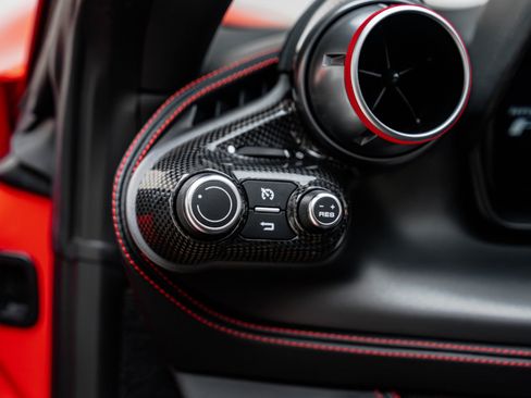 Used 2022 Ferrari F8 Tributo RWD image 45