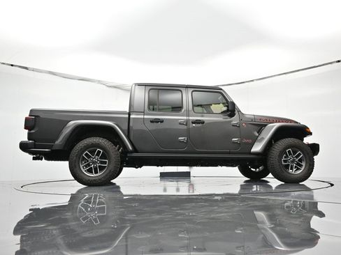 New 2025 Jeep Gladiator Mojave image 42