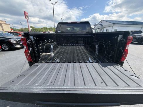 Used 2023 Chevrolet Silverado 1500 LT AWD/4WD image 28