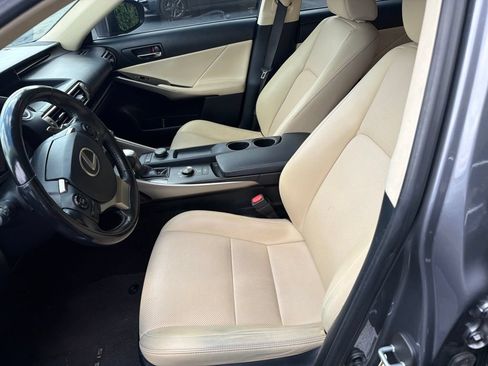 Used 2016 Lexus IS 200t RWD image 10