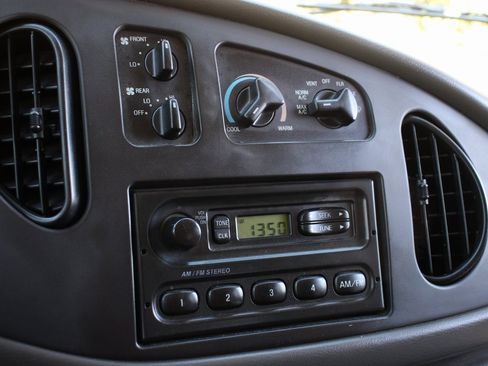 Used 2008 Ford E-350 and Econoline 350 XLT image 26