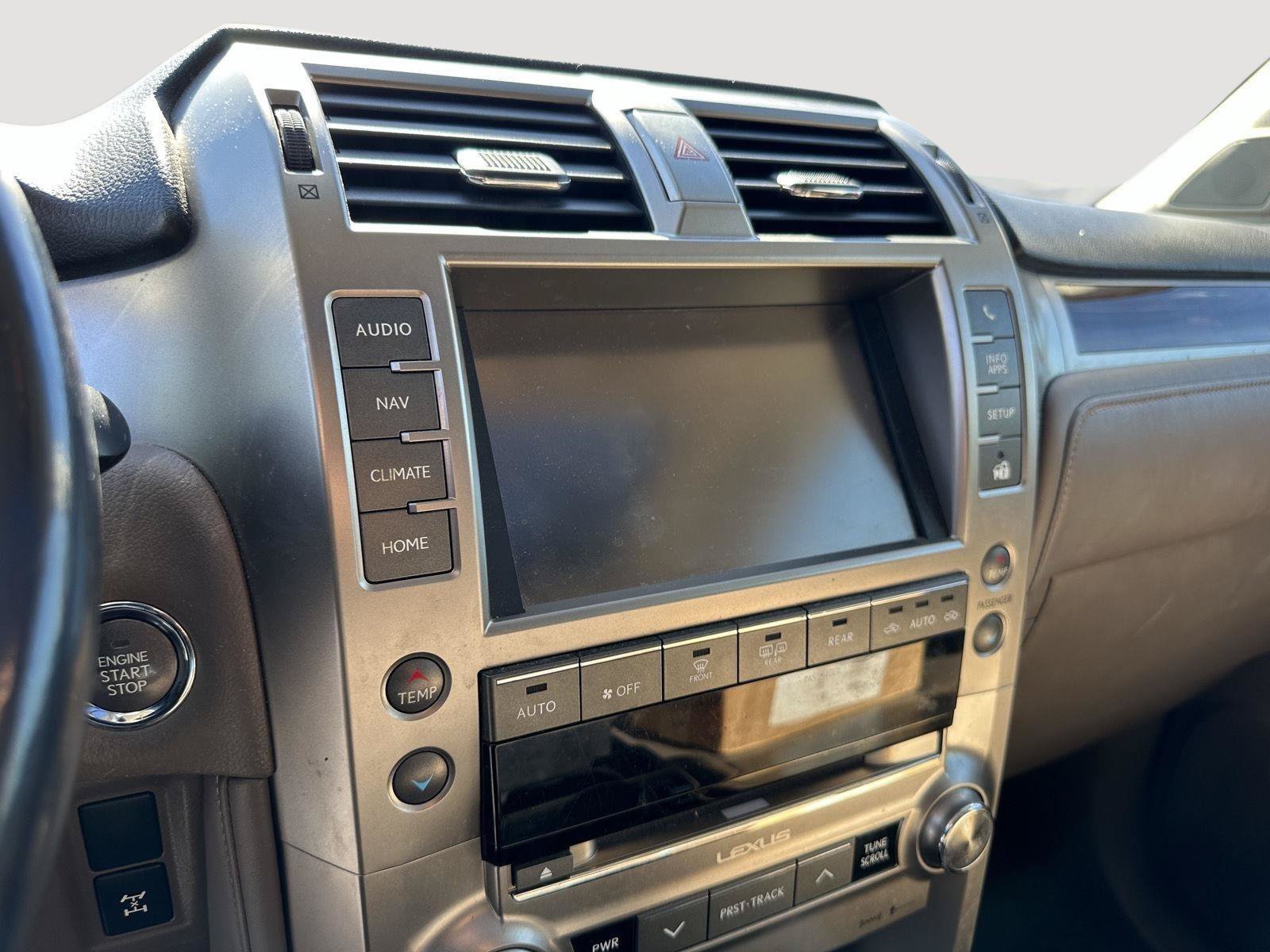 Used 2015 Lexus GX 460 w/ Premium Package AWD/4WD image 12