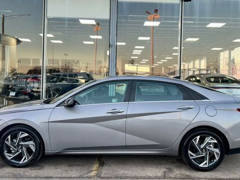 Used 2025 Hyundai Elantra SEL image 35