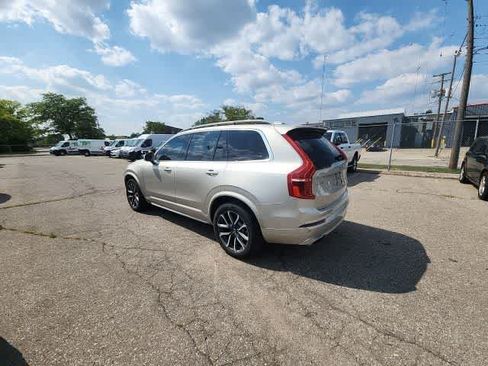 Used 2017 Volvo XC90 T6 Momentum w/ Vision Package AWD/4WD image 24