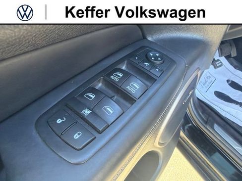 Used 2017 Jeep Grand Cherokee Overland w/ Jeep Active Safety Group AWD/4WD image 15