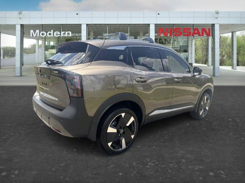 Certified 2026 Nissan Kicks SR FWD image 5