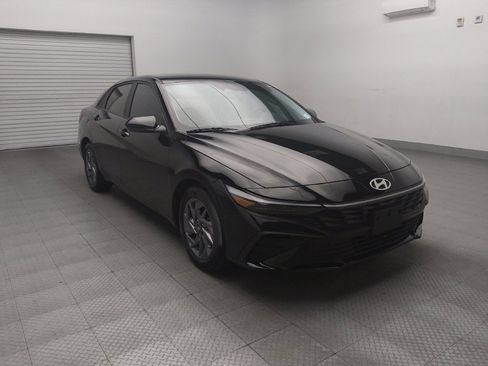 Used 2024 Hyundai Elantra SEL image 13