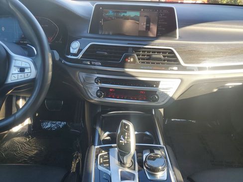 Used 2022 BMW 750i xDrive 750i xDrive w/ Executive Package image 17