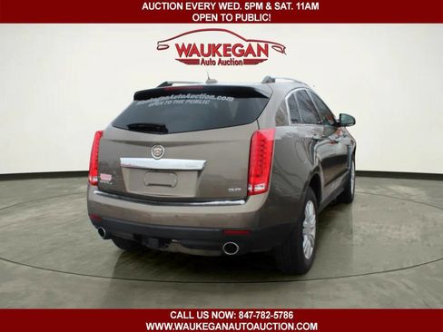 Used 2016 Cadillac SRX Luxury image 3