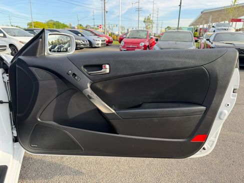 Used 2015 Hyundai Genesis 3.8 RWD image 25