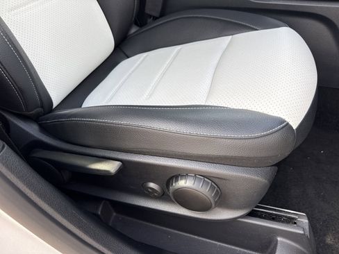 Certified 2022 Mercedes-Benz GLB 250 4MATIC image 28