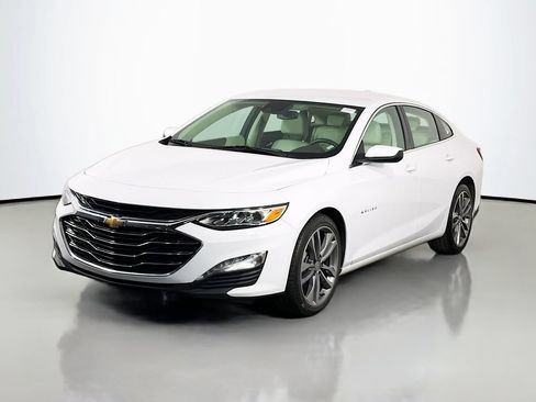 Used 2024 Chevrolet Malibu LT FWD image 3