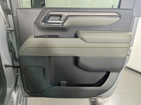 Used 2025 Chevrolet Silverado 2500 ZR2 w/ Technology Package image 18