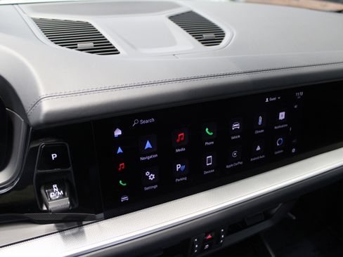 Certified 2025 Porsche Cayenne image 20