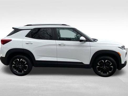 Used 2023 Chevrolet TrailBlazer LT w/ Convenience Package image 11