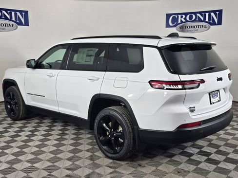 New 2025 Jeep Grand Cherokee L Laredo image 2