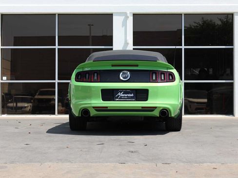 Used 2013 Ford Mustang GT RWD image 10