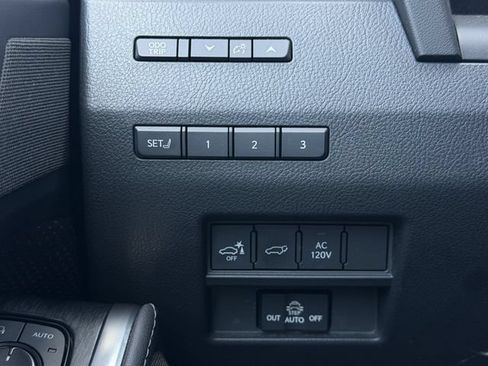 Used 2024 Lexus GX 550 w/ Accessory Package (2T) AWD/4WD image 23