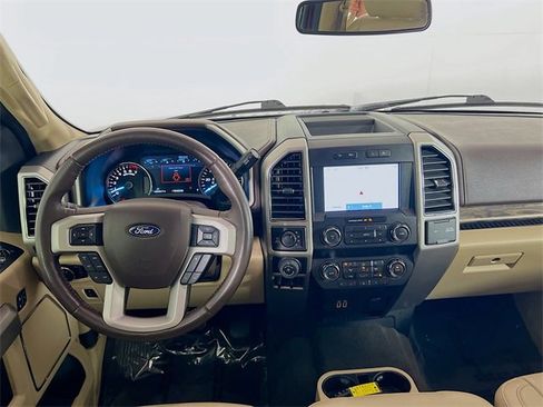 Used 2019 Ford F150 Lariat image 22