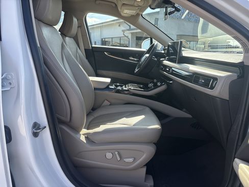 Used 2023 Lincoln Nautilus AWD image 10