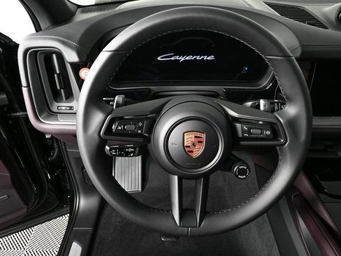 Used 2026 Porsche Cayenne AWD/4WD image 9