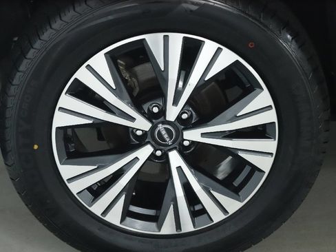 Certified 2023 Nissan Rogue SV w/ SV Premium B Package AWD/4WD image 12