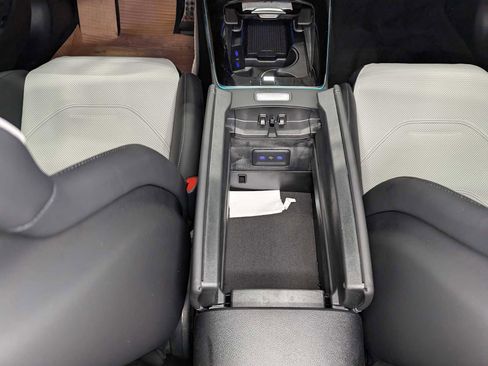 New 2026 Mercedes-Benz E 53 AMG e 4MATIC Sedan image 21