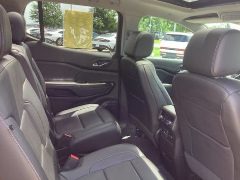 Used 2023 GMC Acadia SLT w/ Preferred Package AWD/4WD image 27