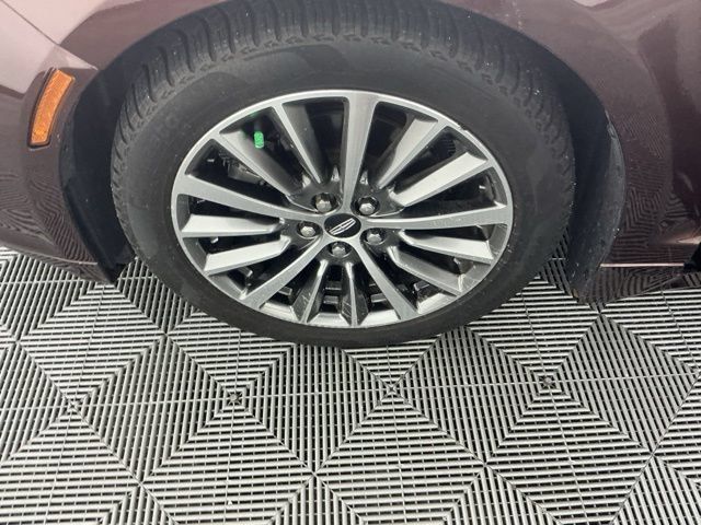 Used 2019 Lincoln MKZ Premiere AWD/4WD image 16