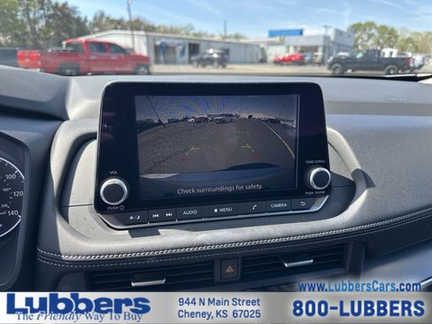 Used 2025 Nissan Rogue SV image 17