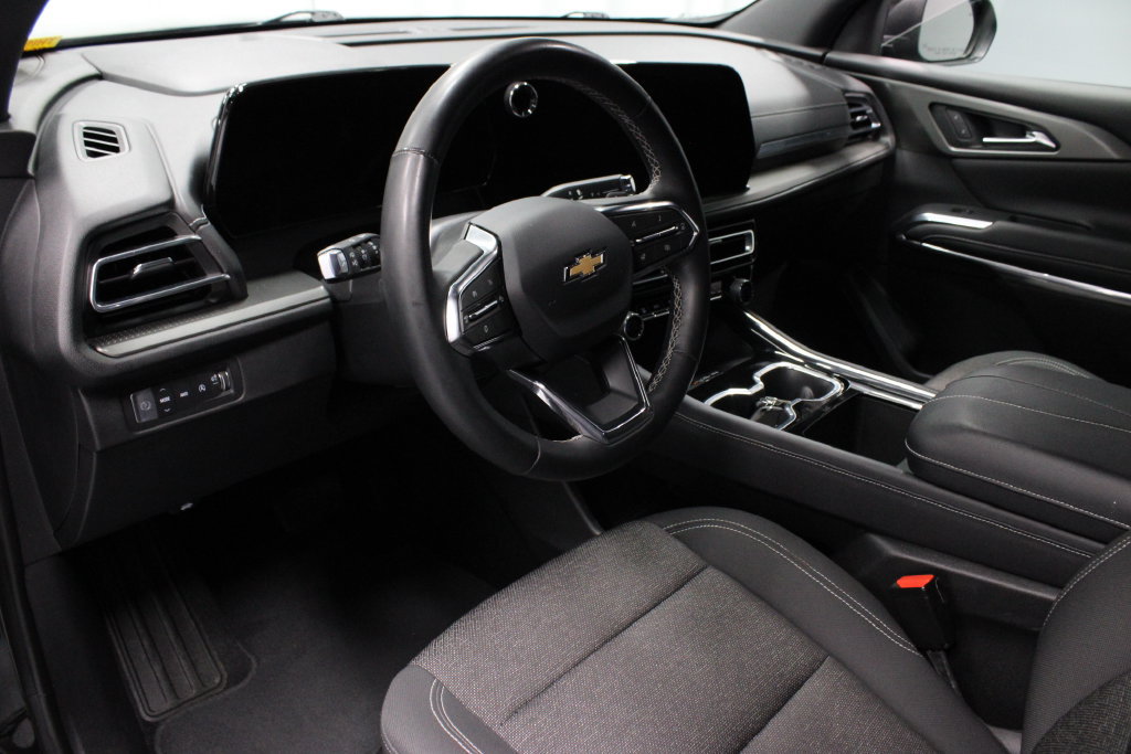 Used 2025 Chevrolet Traverse LT AWD/4WD image 25