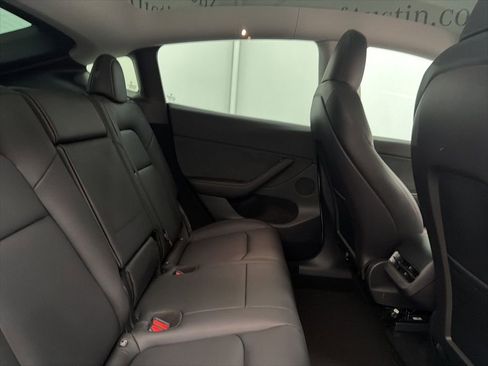 Used 2023 Tesla Model Y Long Range image 26