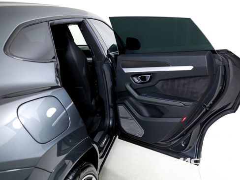 Used 2020 Lamborghini Urus image 24