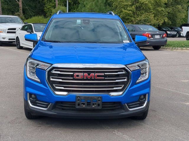 Used 2024 GMC Terrain SLT AWD/4WD image 8